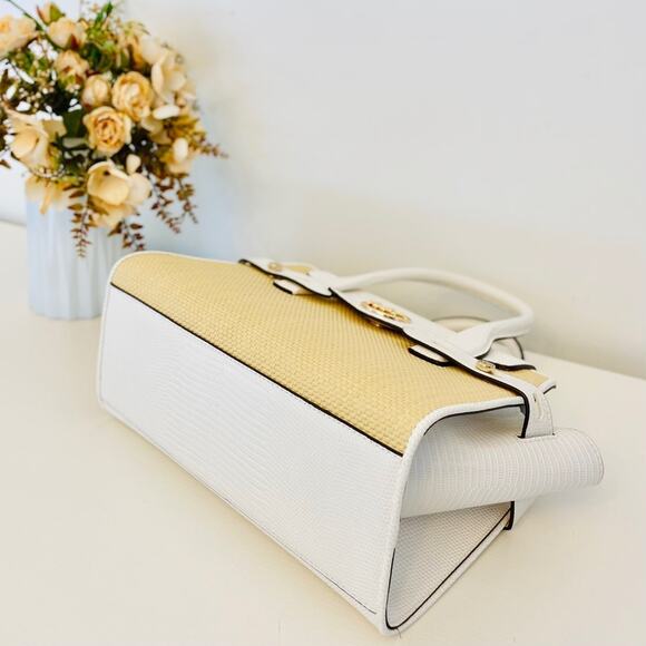 Michael Kors Purse Carmen Medium Flap Satchel shoulder bag optic white new - Picture 5 of 9